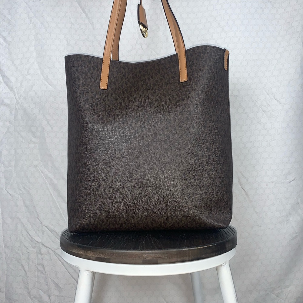 Micheal Kors tote bag